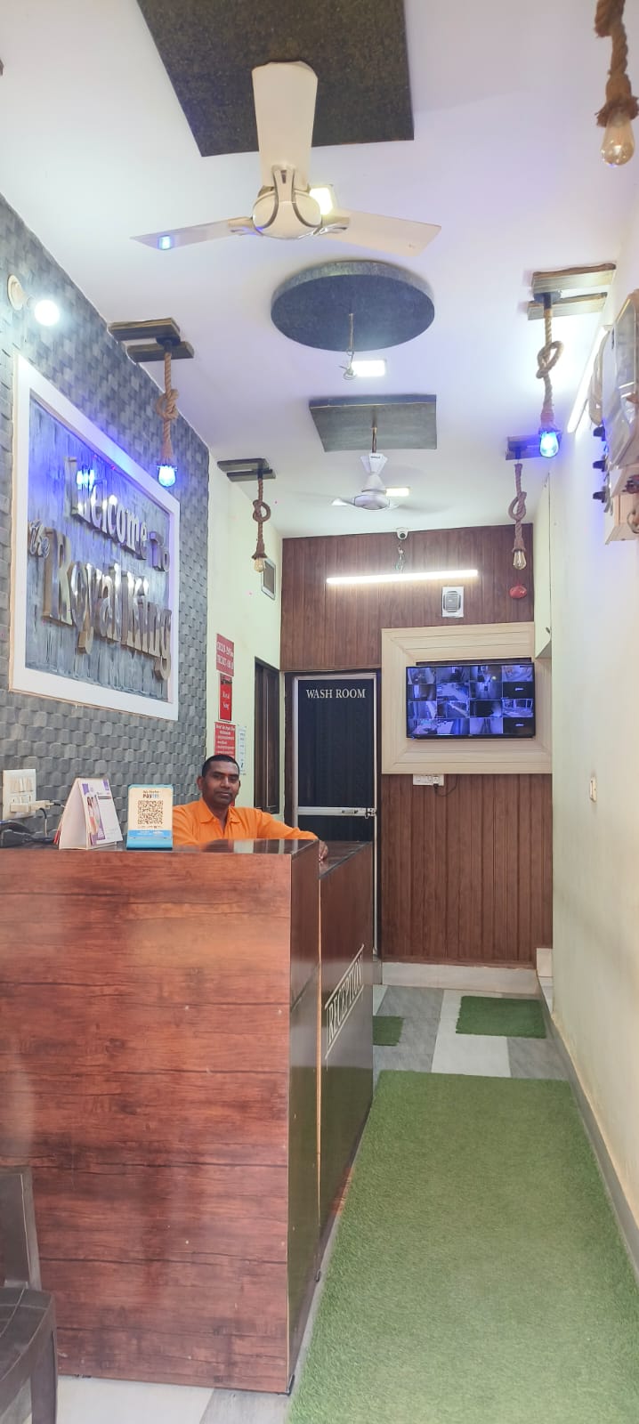 Welcome to Hotel The Royal King Rooms and Services
